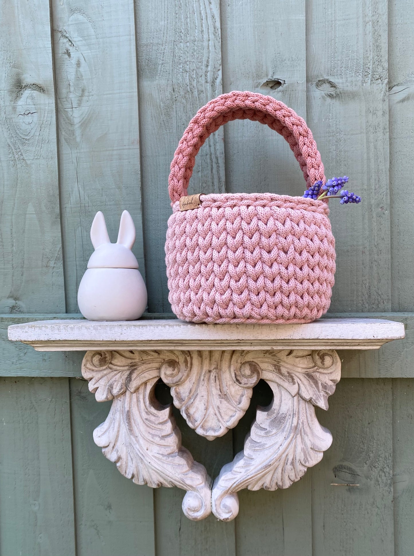 Spring basket