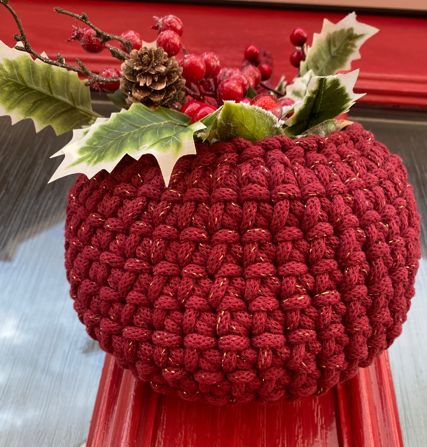Christmas Red wine/ gold Pod basket