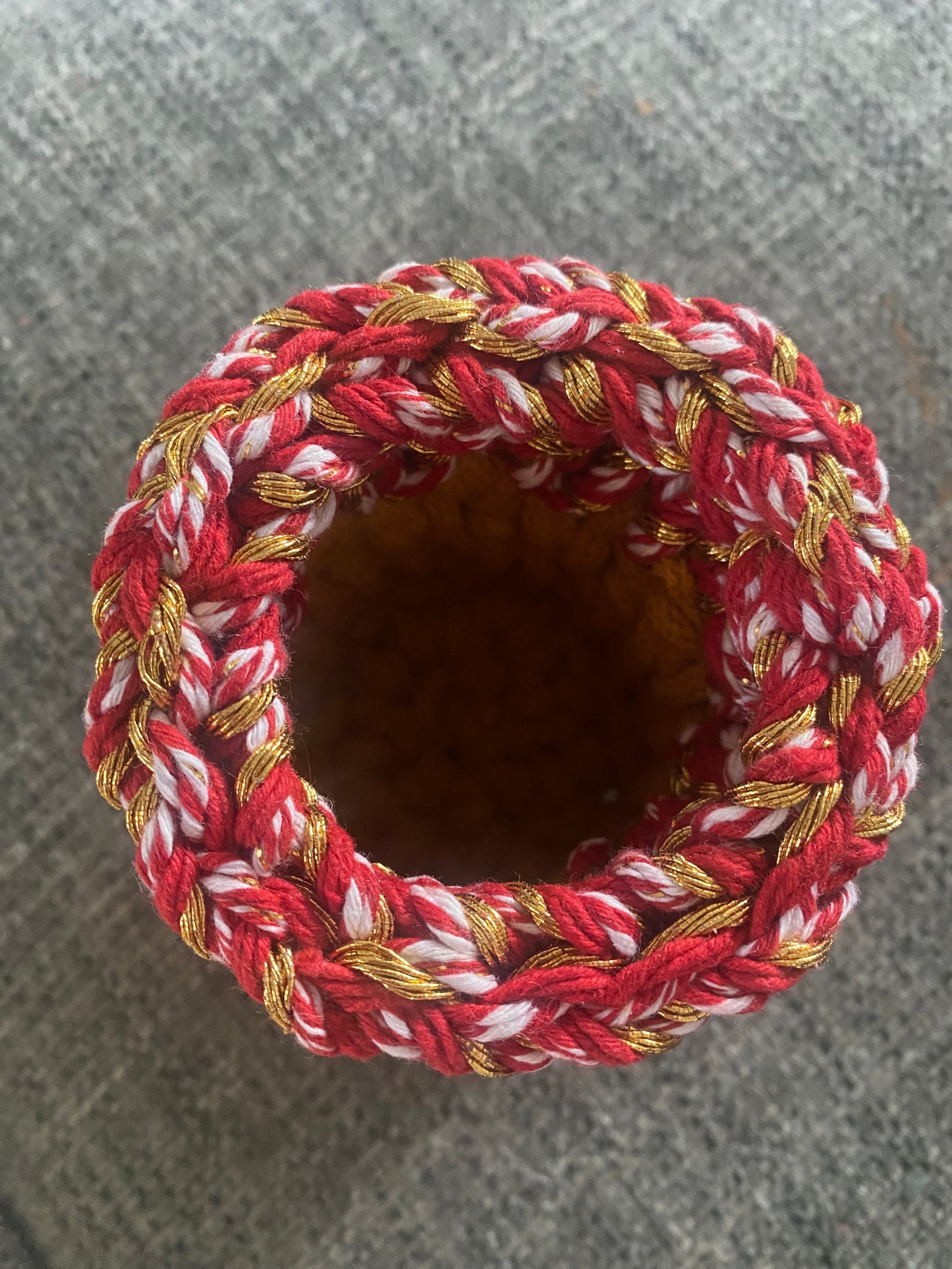 Christmas tulip mix small basket