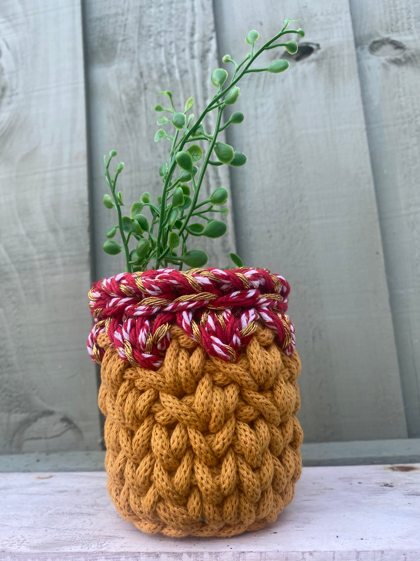 Christmas tulip mix small basket